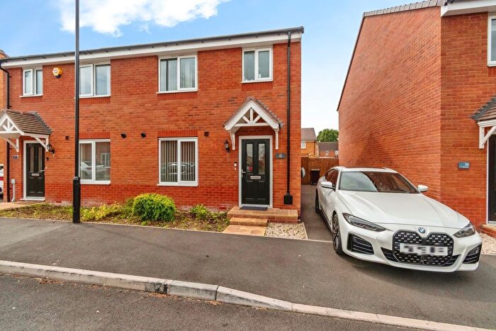 3 Bedroom Semi-Detached House For Sale In Matte Street, Walsall, West Midlands, WS3