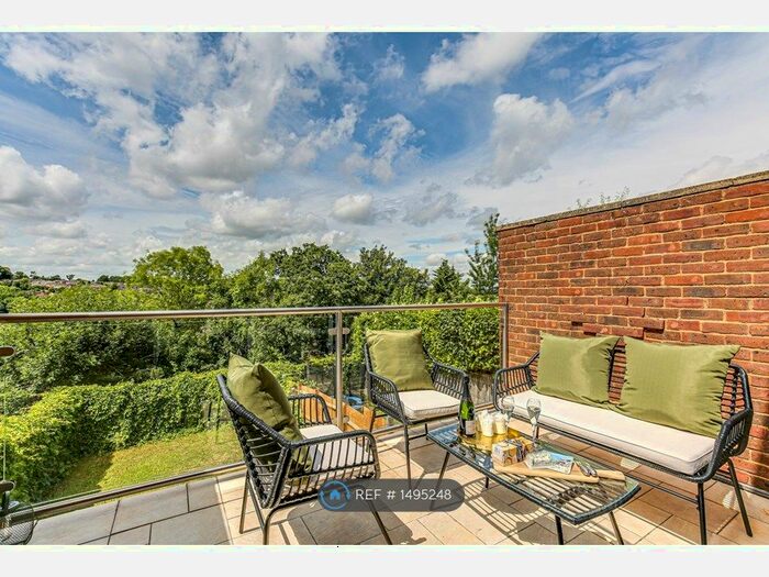 5 Bedroom Semi-Detached House To Rent In Hillcrest Road, Biggin Hill, Westerham, TN16