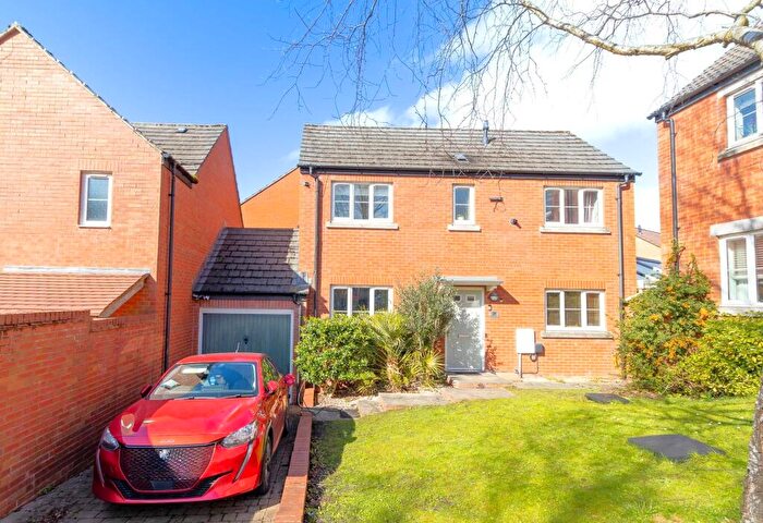3 Bedroom Detached House For Sale In Spitalcroft Road, Devizes, SN10
