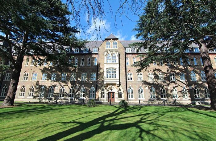 1 Bedroom Flat To Rent In Lancaster House, Borough Road, TW7