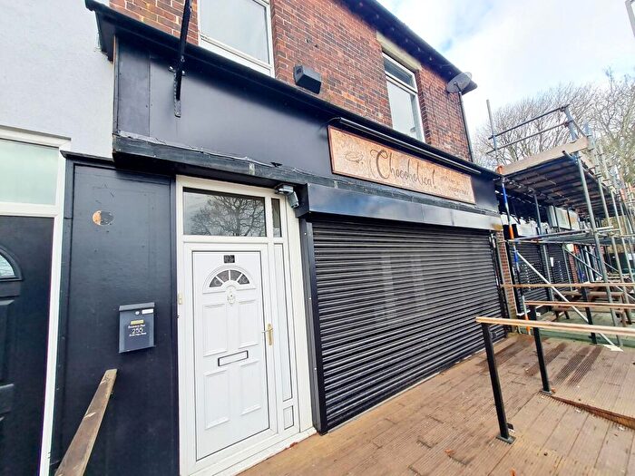 2 Bedroom Flat To Rent In Bury New Road, Prestwich, M25