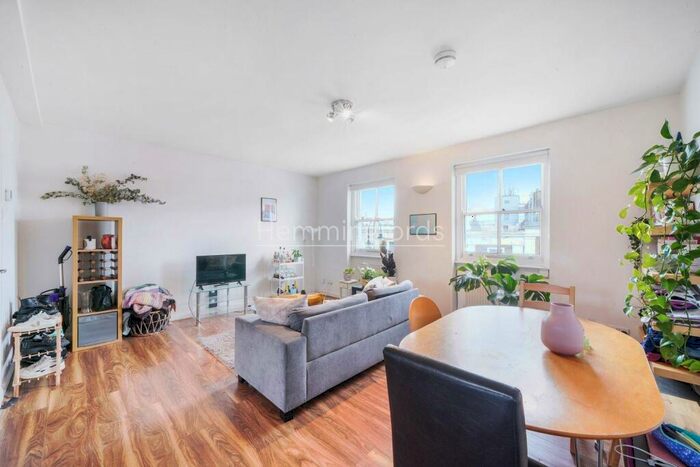 2 Bedroom Apartment To Rent In Kentish Town Road, London, NW1