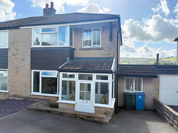 3 Bedroom Semi-Detached House For Sale In Black Abbey Lane, Glusburn, BD20