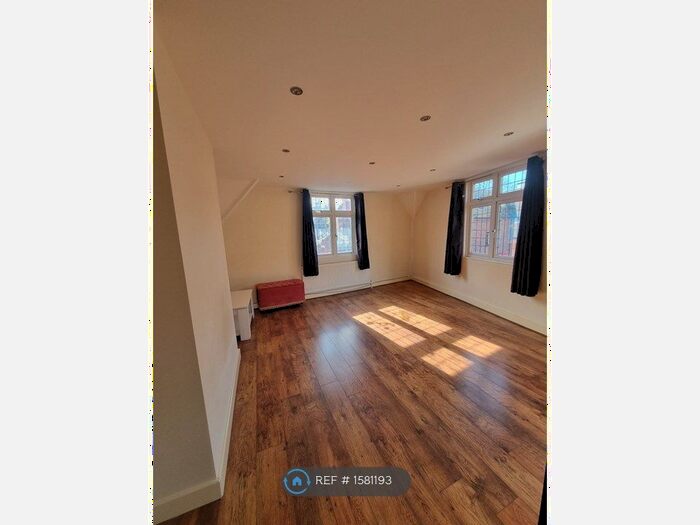 1 Bedroom Flat To Rent In Potter Street, Bishop's Stortford, CM23