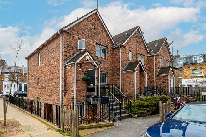 1 Bedroom Flat To Rent In Stadium Street, West Brompton, SW10