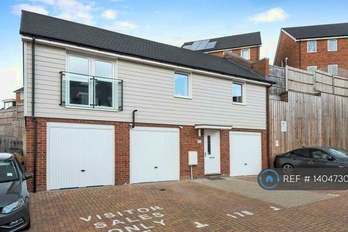 2 Bedroom Detached House To Rent In Oakes Crescent, Dartford, DA1