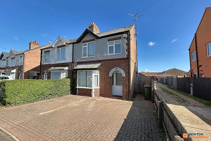 3 Bedroom Semi-Detached House To Rent In Fulbridge Road, Peterborough, PE1
