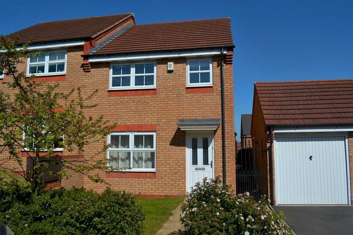 3 Bedroom Semi-Detached House To Rent In Thornbury Road, Walsall, WS2