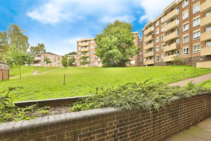 3 Bedroom Flat For Sale In Heathgate, Norwich, NR3