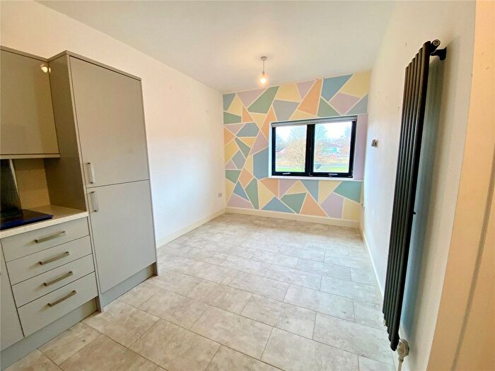 1 Bedroom Flat To Rent In Leach Road, Chard, Somerset, TA20