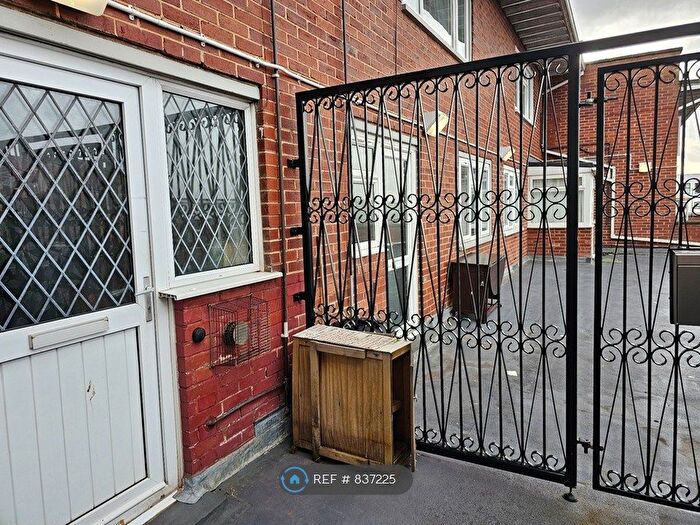 2 Bedroom Maisonette To Rent In South St, Exeter, EX1