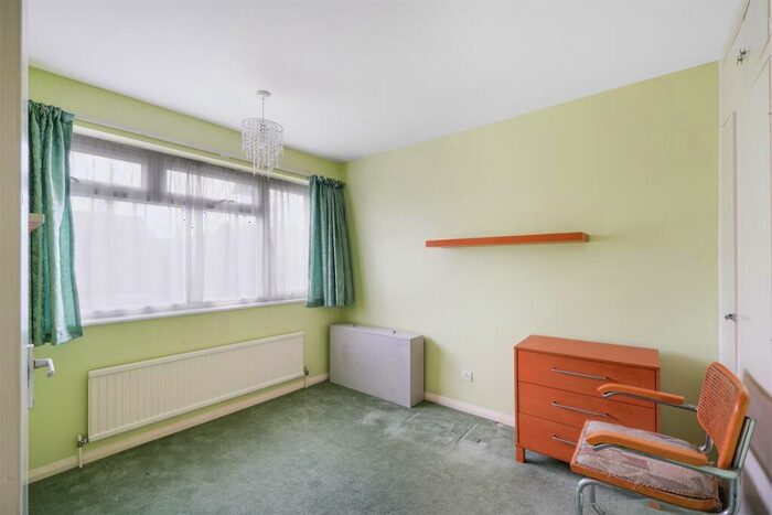 3 Bedroom End Of Terrace House For Sale In Eton Avenue, Wembley, HA0