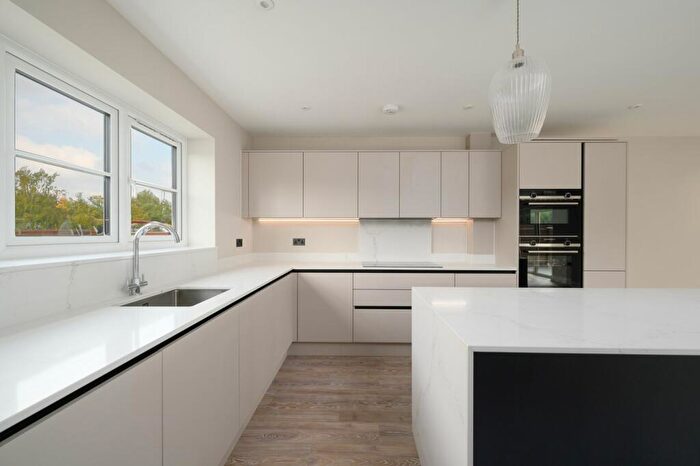 4 Bedroom Detached House For Sale In North Drive, Hutton, Brentwood, CM13