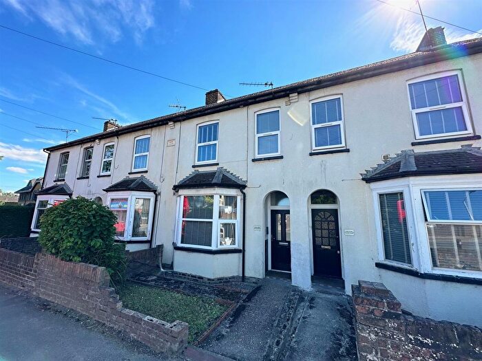 2 Bedroom Flat To Rent In London Road, Colnbrook, Slough, Berk, SL3