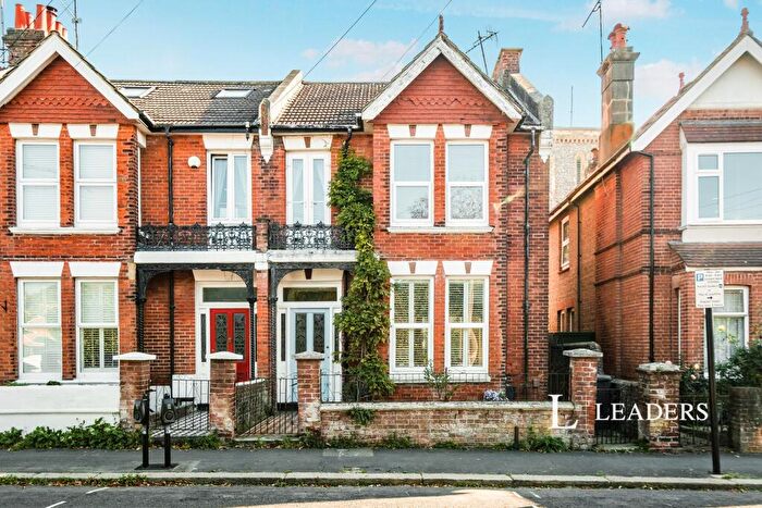 4 Bedroom Semi-Detached House To Rent In Salisbury Road, BN11