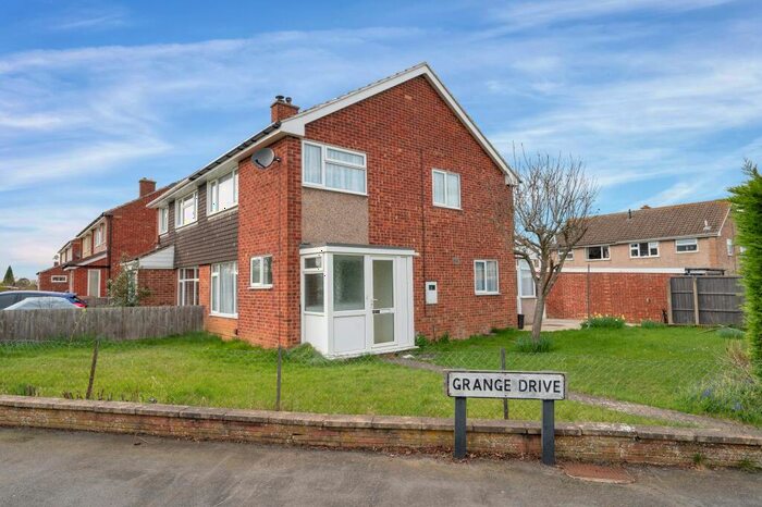 3 Bedroom Semi-Detached House To Rent In Grange Drive, Melton Mowbray, LE13