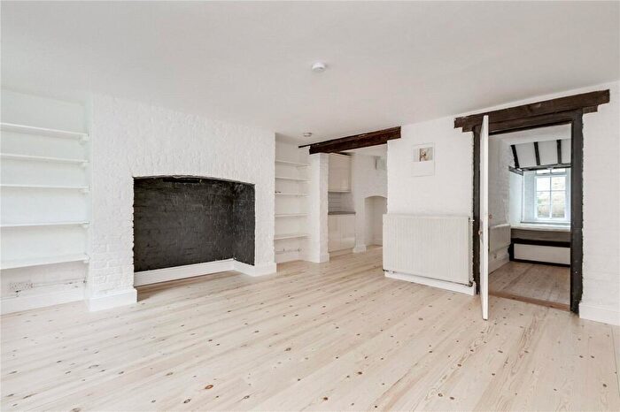 1 Bedroom Flat To Rent In Almeida Street, Islington, N1