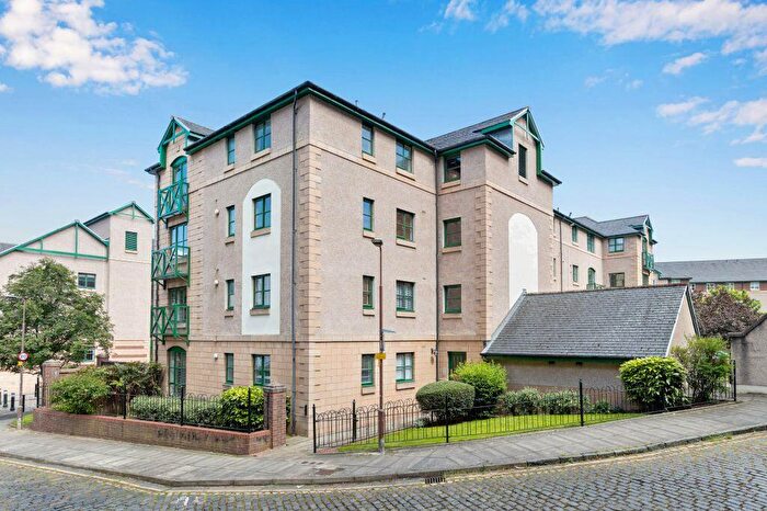 2 Bedroom Flat For Sale In / Silvermills, Stockbridge, Edinburgh, EH3