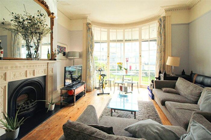 2 Bedroom Flat To Rent In Marine Square, Brighton, East Sussex, BN2