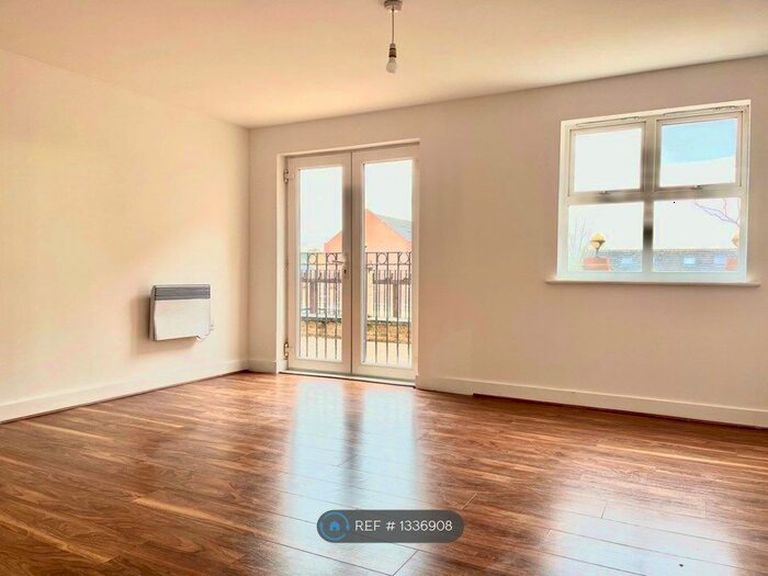 2 Bedroom Flat To Rent In Brook Square, London, SE18