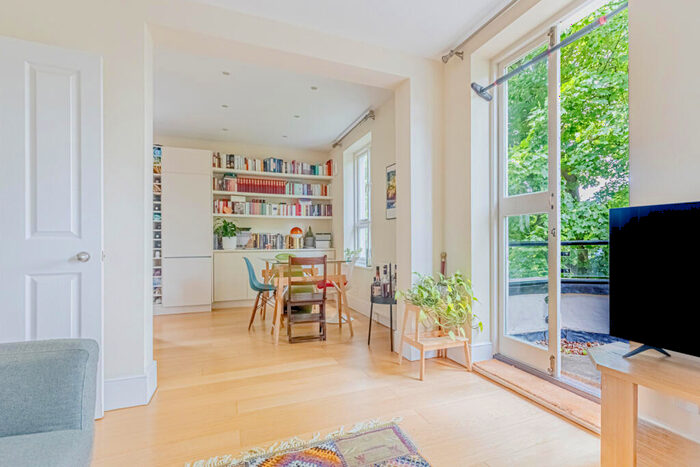 2 Bedroom Flat To Rent In Goldsmith House, Irving Mews, N1