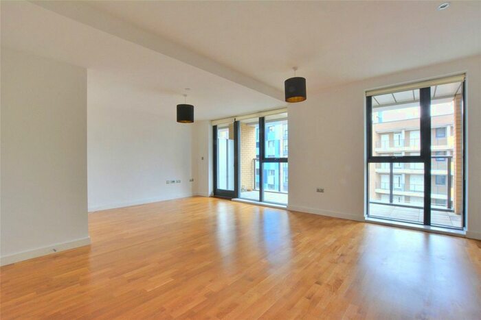 2 Bedroom Flat To Rent In Larkwood Avenue, London, SE10