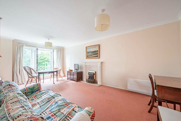 1 Bedroom Flat For Sale In Langstone Way, Mill Hill East, London, NW7