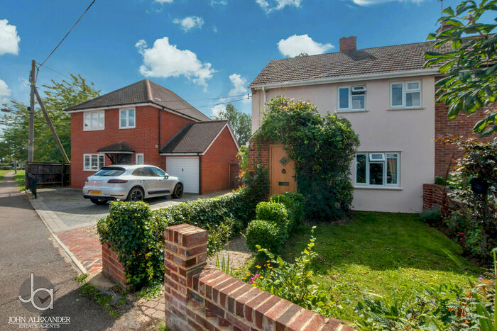 3 Bedroom Semi-Detached House For Sale In Oak Road, Tiptree, CO5
