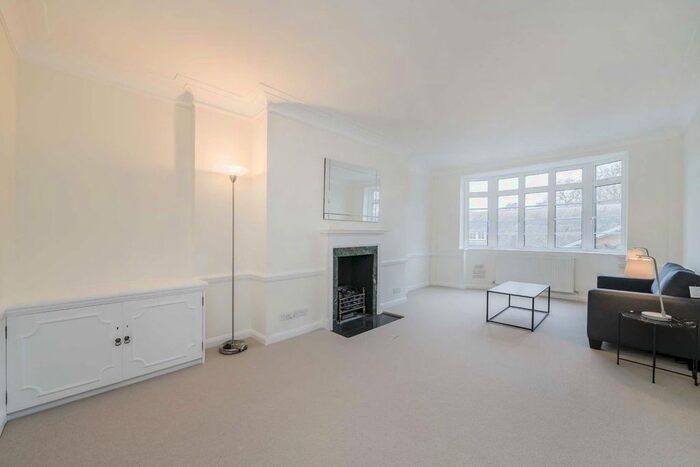 3 Bedroom Flat To Rent In Palace Street, London, SW1E