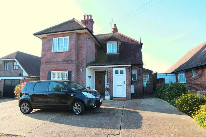 2 Bedroom Flat To Rent In Wallace Avenue, Worthing, West Sussex, BN11