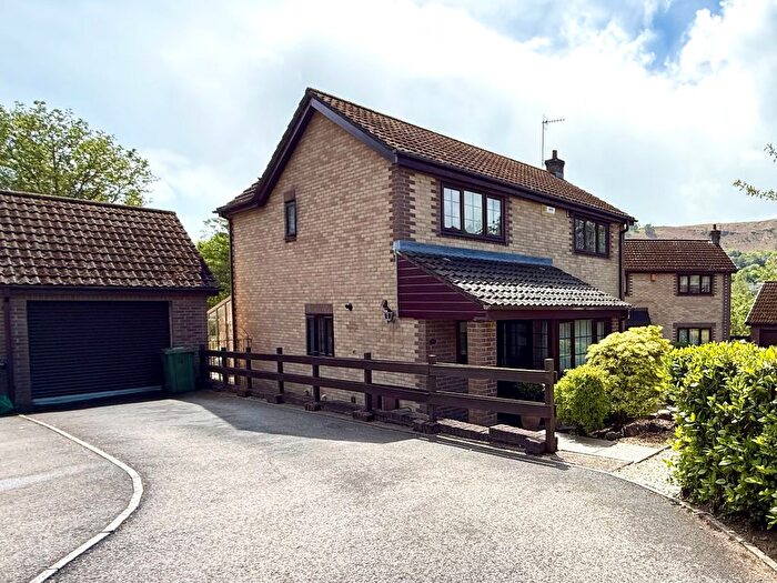 4 Bedroom Detached House For Sale In Bron Y Deri, Mountain Ash, Aberpennar, Rhondda Cynon Taf, CF45