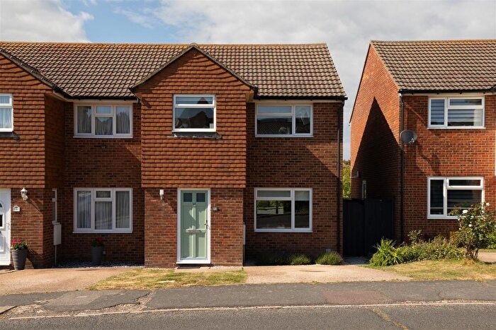 3 Bedroom Semi-Detached House For Sale In Essenden Road, St. Leonards-On-Sea, TN38