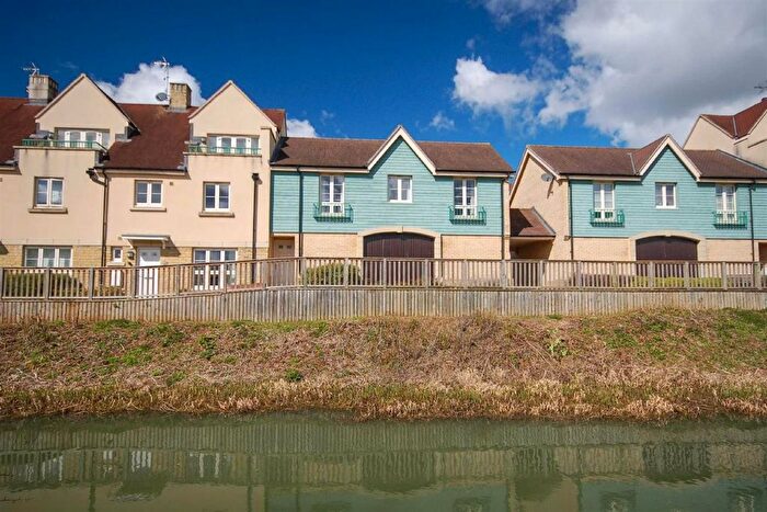 2 Bedroom Maisonette For Sale In Hunloke Way, Malmesbury, SN16