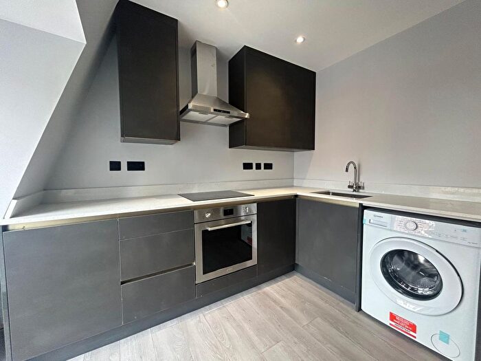 2 Bedroom Flat To Rent In Hounslow, TW3