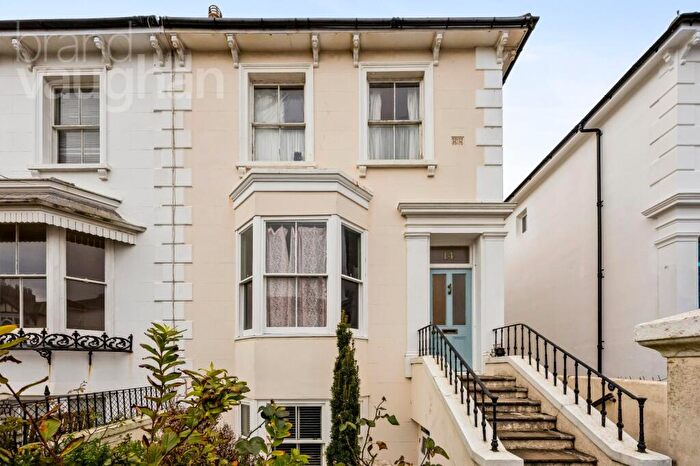 2 Bedroom Flat For Sale In Osborne Villas, Hove, BN3