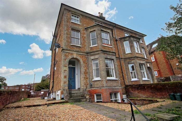 2 Bedroom Flat To Rent In Epsom Road, Guildford, GU1