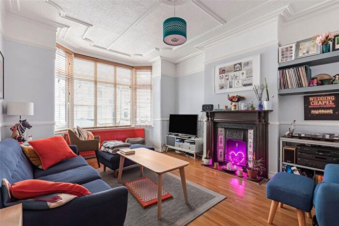 3 Bedroom Terraced House For Sale In Park Avenue, Mitcham, CR4