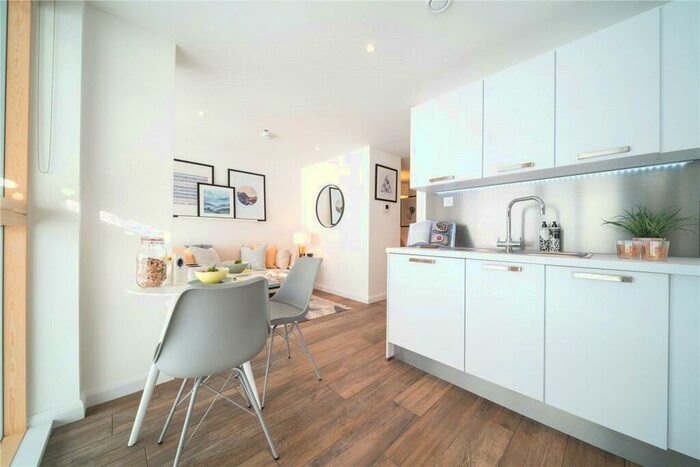 1 Bedroom Apartment To Rent In Berkshire House, Queen Street, Maidenhead, Berkshire, SL6