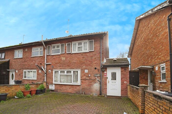 3 Bedroom Terraced House For Sale In Green Lane, Ilford, IG1