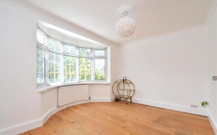 4 Bedroom Semi-Detached House For Sale In Southborough Lane, Bromley, BR2