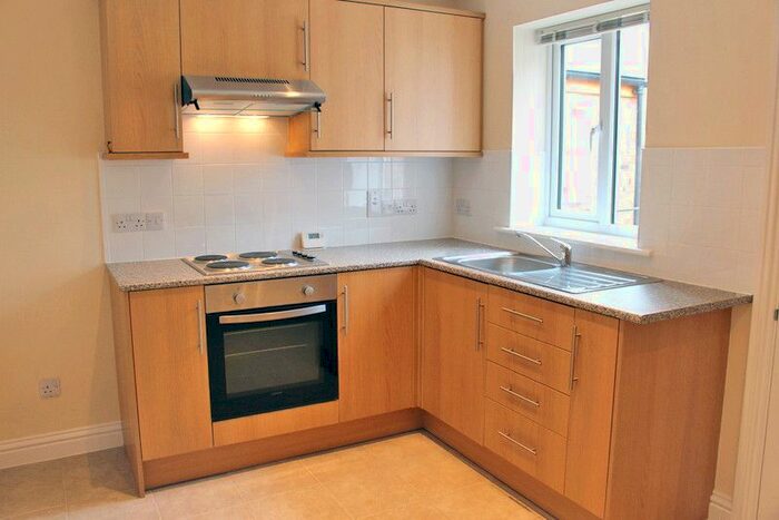 2 Bedroom Semi-Detached House To Rent In Centre Street, Banbury, OX16