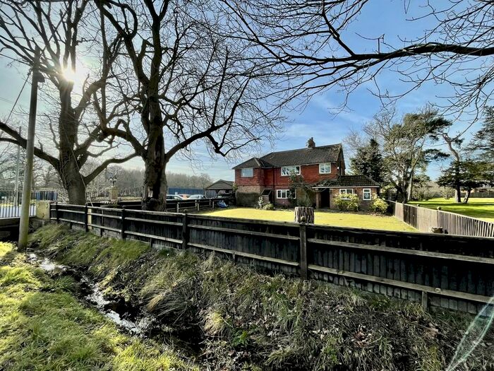 4 Bedroom Detached House To Rent In Tandridge Lane, Lingfield, RH7