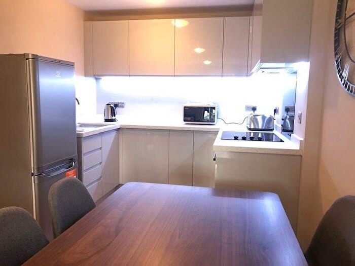 2 Bedroom Flat To Rent In Jesse Hartley Way, Liverpool, L3