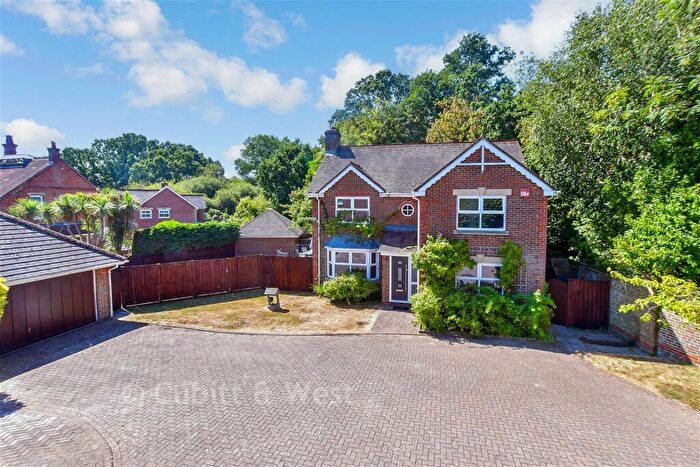 4 Bedroom Detached House For Sale In Marrels Wood Gardens, Purbrook, Hampshire, PO7