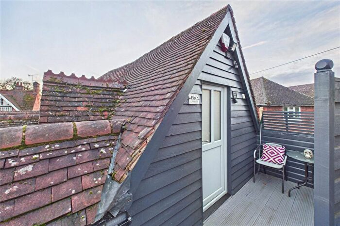 2 Bedroom Maisonette For Sale In Plaistow Street, Lingfield, Surrey, RH7