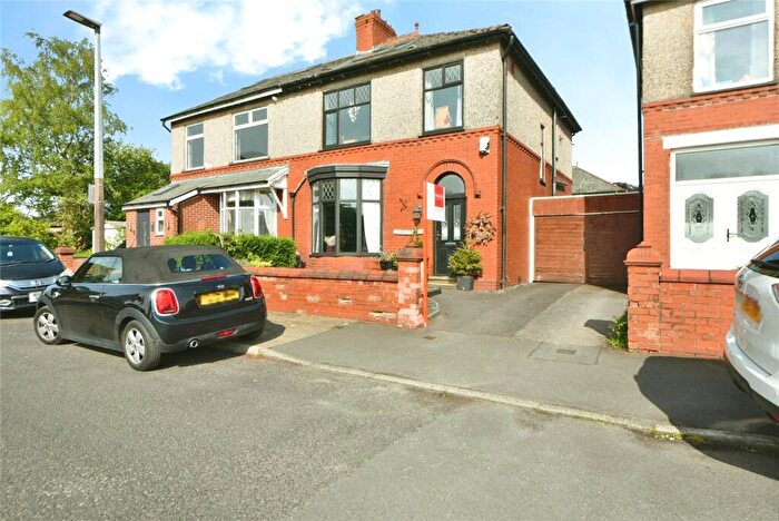 3 Bedroom Semi Detached House For Sale In Hillcrest Road, Feniscliffe, Blackburn, Lancashire, BB2