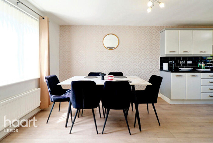 4 Bedroom Detached House For Sale In Willowdale, Leeds, LS10