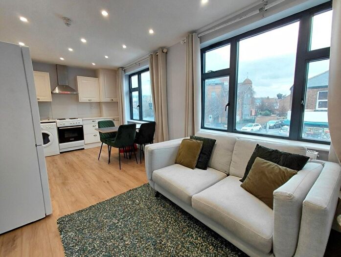 3 Bedroom Flat To Rent In Dudden Hill Lane, Dollis Hill, London, NW10