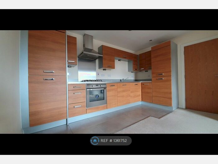 2 Bedroom Flat To Rent In Cliveden Court, Northolt, UB5