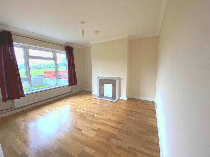 2 Bedroom Bungalow To Rent In Kesteven Court, Carew, Tenby, SA70